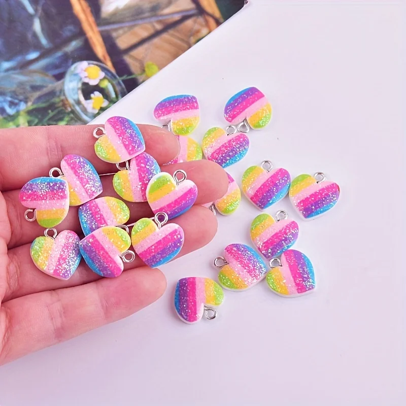 Resin Art Pendant - 10 Stück bunte Herz-Harz-Anhänger, niedliche gemischte